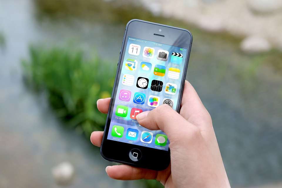 付き合いたてカップルのlineが知りたい ベストな頻度とは 占いのウラッテ