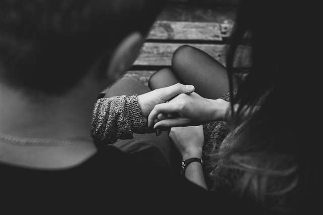 付き合う前に家に誘われた 行くべき 断るべき 占いのウラッテ