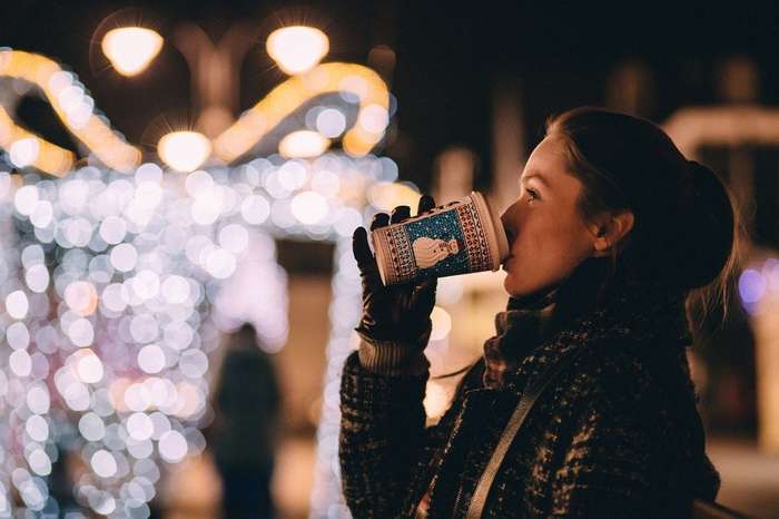クリスマス前にデートに誘われた 受け入れる 男性心理とは 占いのウラッテ