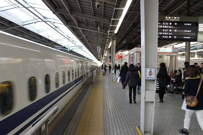 遠距離恋愛の片思い 告白は直接 電話 Lineのどれ 占いのウラッテ