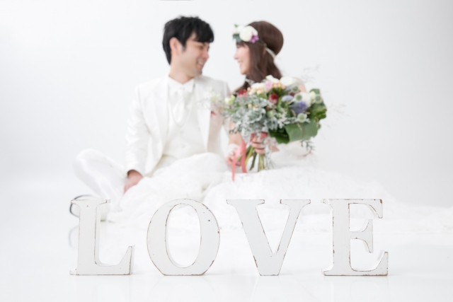 どうしよう…2人の結婚相手と迷う！後悔しない判断基準とは？